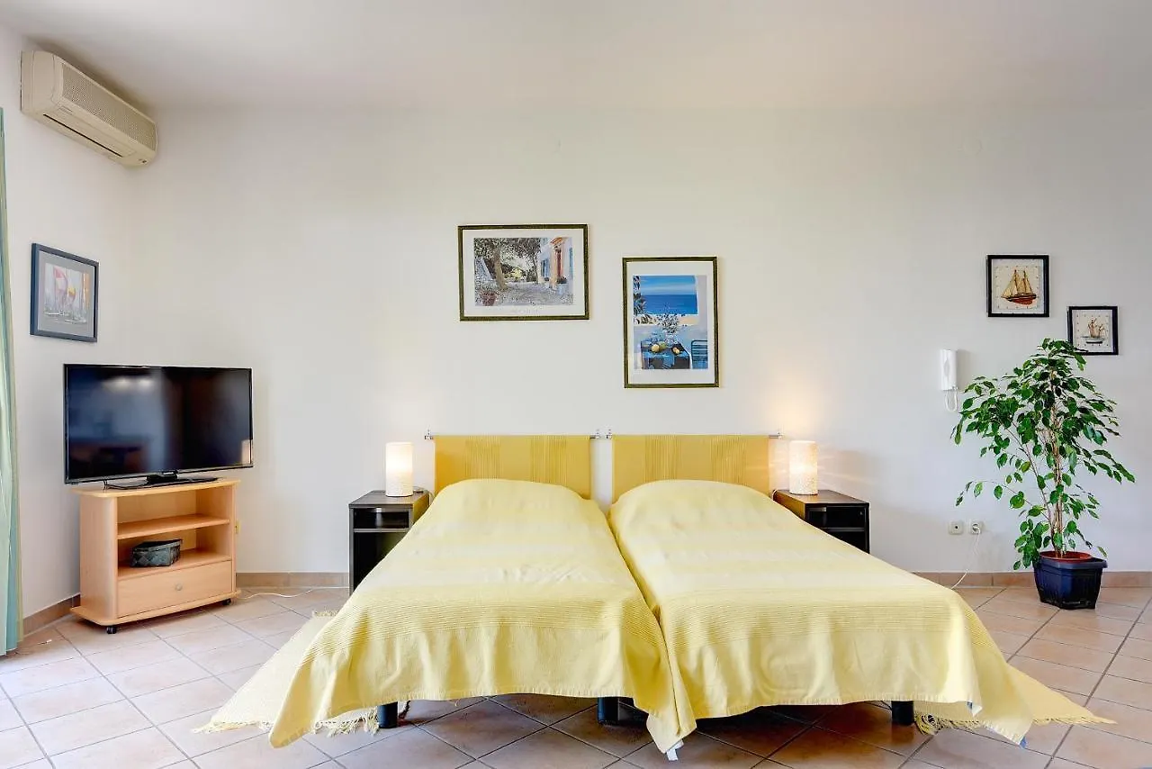 Apartments Villa Ana Medulin 0*,