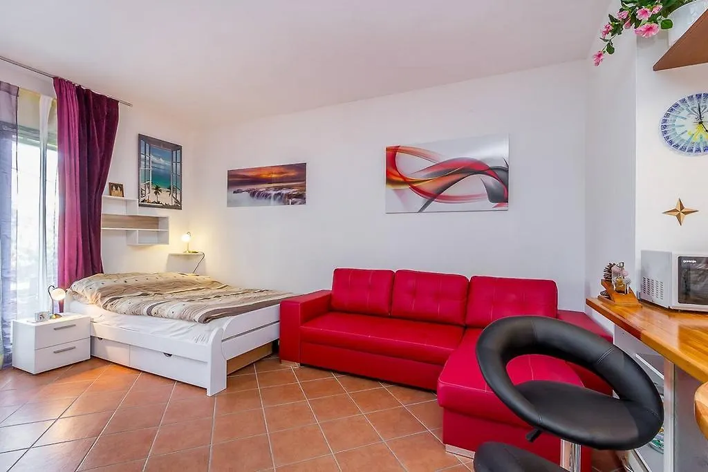 Apartments Villa Ana Medulin