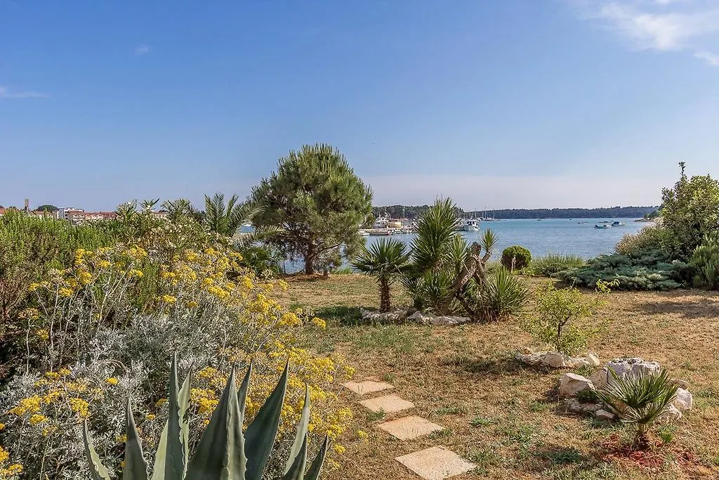Apartments Villa Ana Medulin