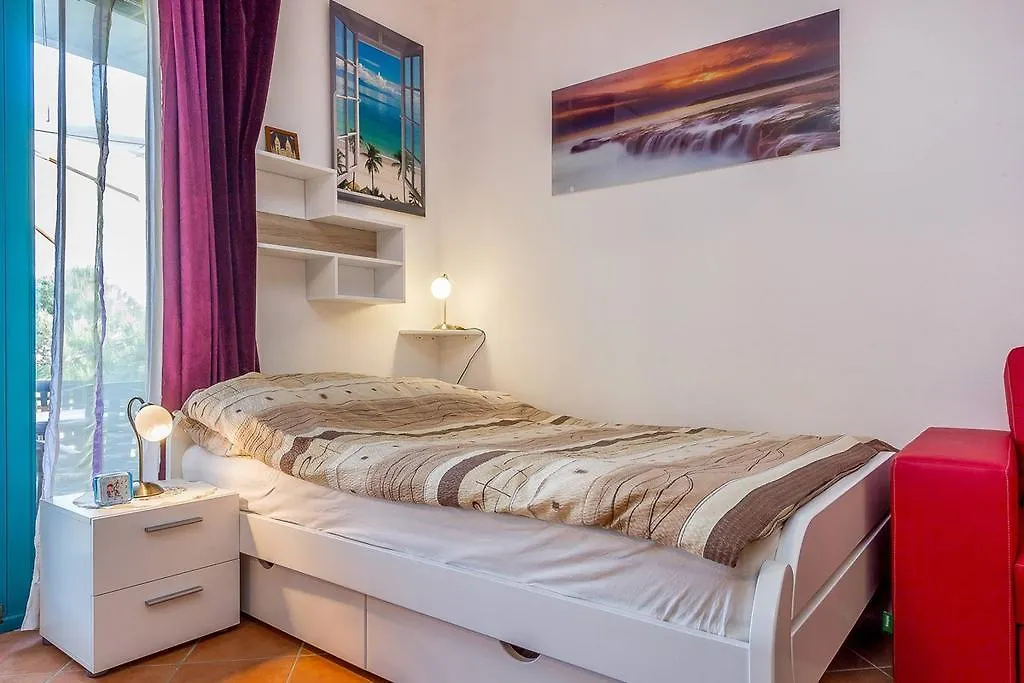 Apartments Villa Ana Medulin